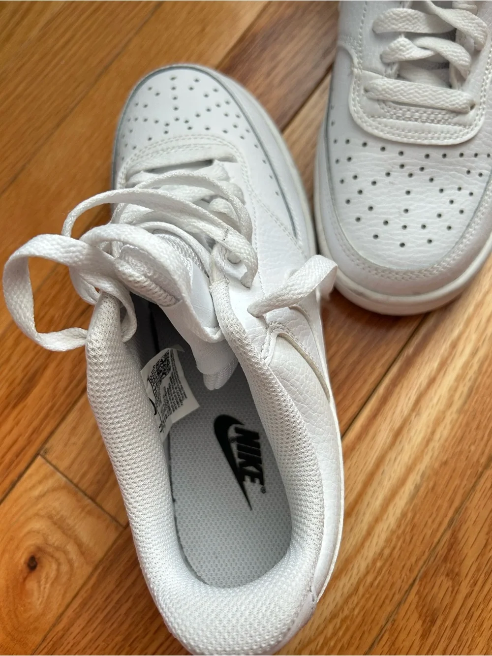 Nike women’s court